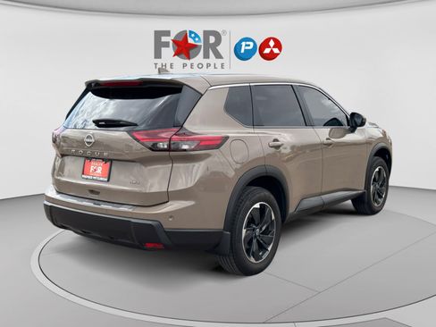 Used 2025 Nissan Rogue SV AWD/4WD image 5