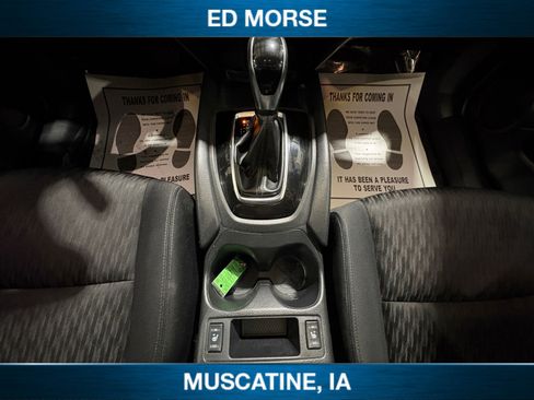 Used 2017 Nissan Rogue SV w/ SV Premium Package image 11