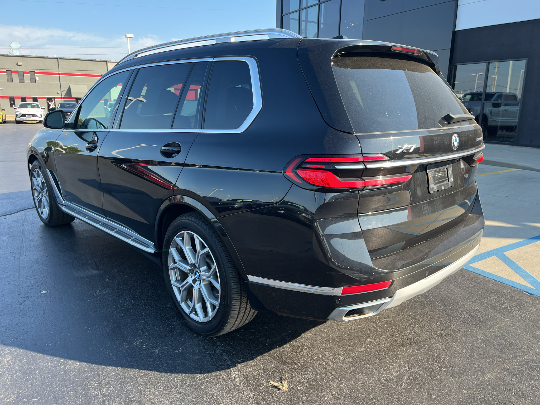 Used 2025 BMW X7 xDrive40i AWD/4WD image 11