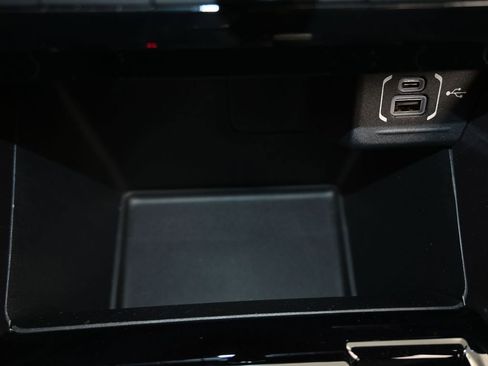 Used 2024 Jeep Compass Latitude image 23