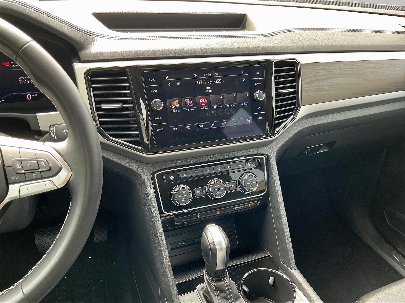 Used 2023 Volkswagen Atlas SE w/ Panoramic Sunroof Package FWD image 9
