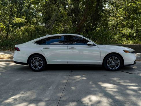 Used 2025 Honda Accord EX-L image 10