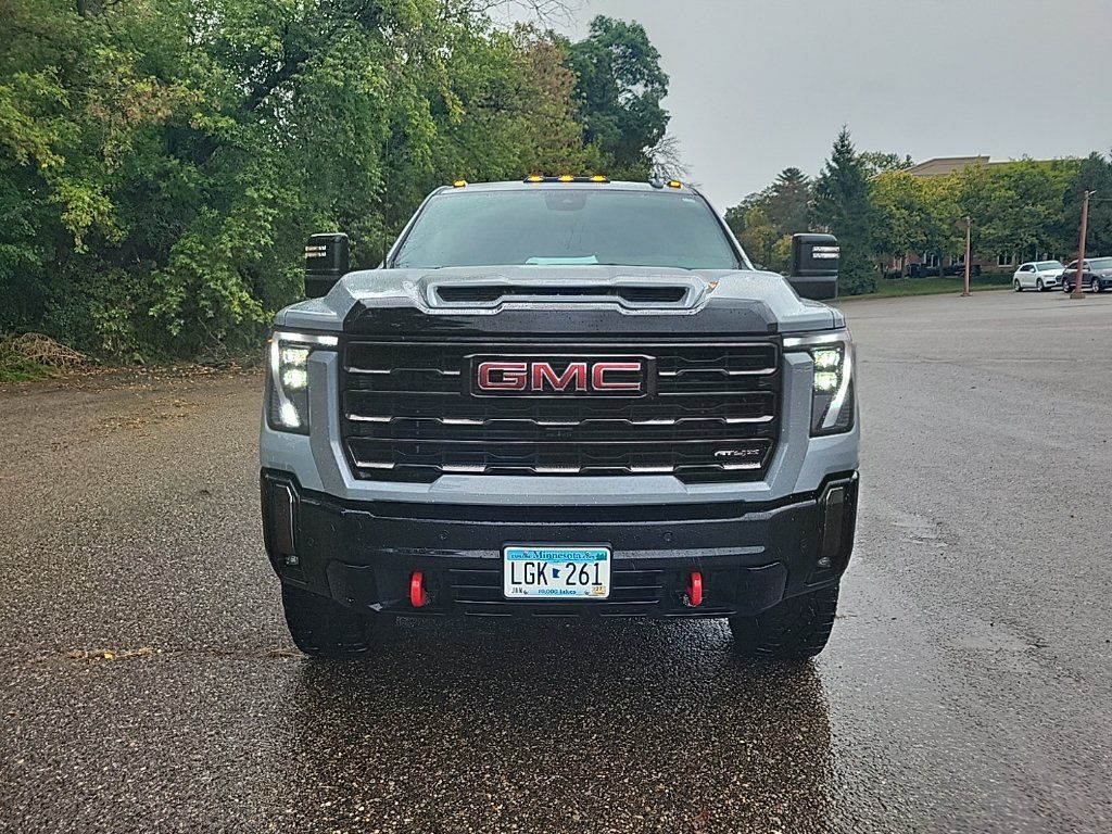 Used 2024 GMC Sierra 2500 AT4X AWD/4WD image 3