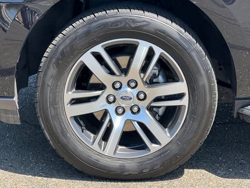 Used 2023 Ford Expedition Limited image 41