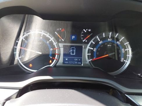 Used 2016 Toyota 4Runner SR5 AWD/4WD image 14