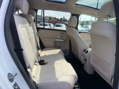 Used 2021 Mercedes-Benz GLB 250 4MATIC image 26