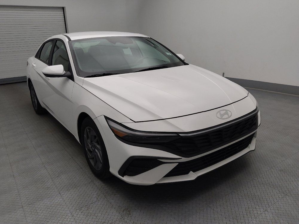 Used 2024 Hyundai Elantra SEL FWD image 14