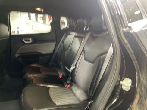 Certified 2024 Jeep Compass Latitude AWD/4WD image 21