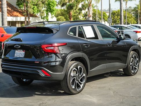Used 2025 Chevrolet Trax RS FWD image 6
