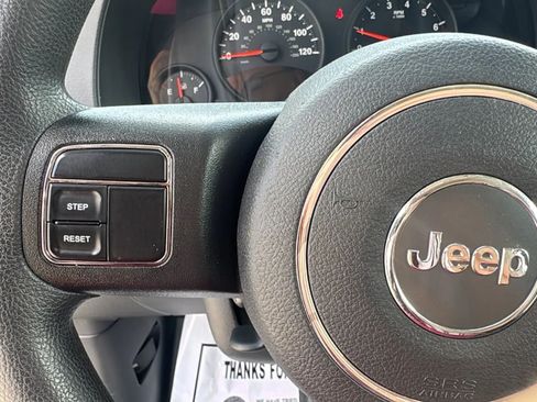 Used 2013 Jeep Compass Sport FWD image 13