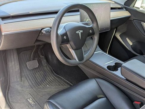 Used 2021 Tesla Model Y Long Range AWD/4WD image 9