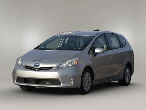 Used 2013 Toyota Prius V Three image 55