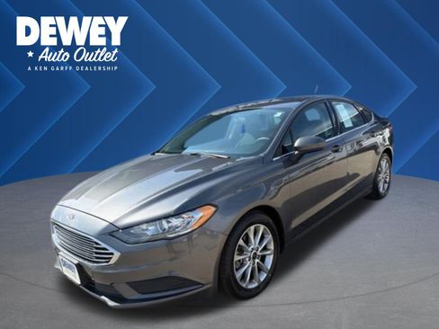 Used 2017 Ford Fusion SE FWD image 1