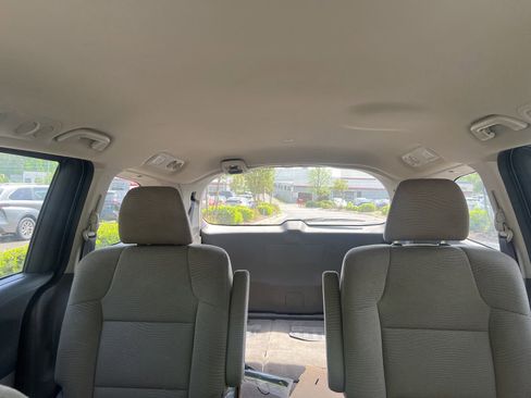 Used 2012 Honda Odyssey LX image 7
