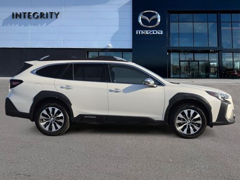 Used 2024 Subaru Outback Touring XT AWD/4WD image 3