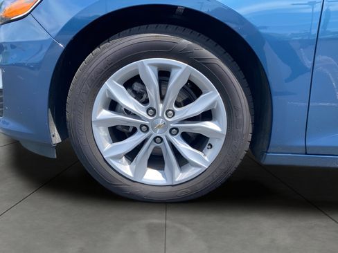 Used 2025 Chevrolet Malibu LT FWD image 3