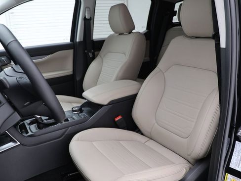 New 2025 Ford Ranger Lariat w/ Chrome Accent Package image 16