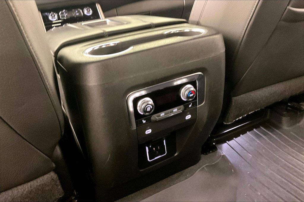 Certified 2022 GMC Yukon XL Denali w/ Denali Reserve Package AWD/4WD image 9