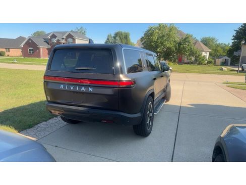 Used 2023 Rivian R1S Adventure AWD/4WD image 3