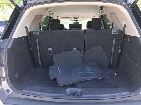 Used 2025 Nissan Pathfinder SV AWD/4WD image 23