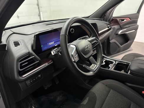 Used 2024 Chevrolet Traverse Z71 image 17