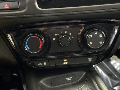 Used 2019 Honda HR-V LX image 27