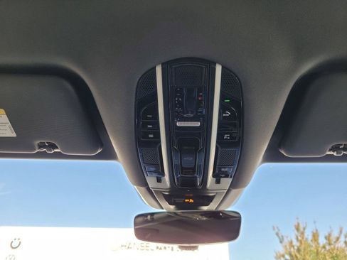 Used 2019 Porsche Cayenne AWD/4WD image 29