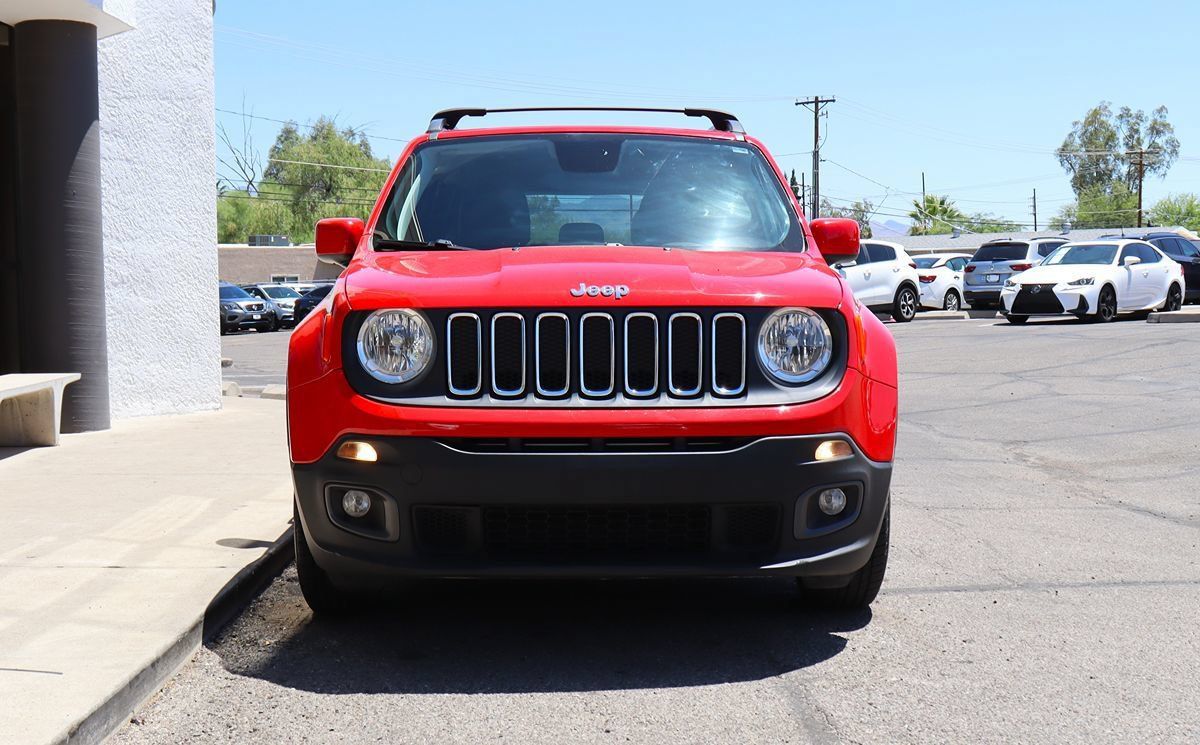 Used 2018 Jeep Renegade Latitude FWD image 16