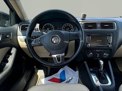 Used 2014 Volkswagen Jetta SE FWD image 14