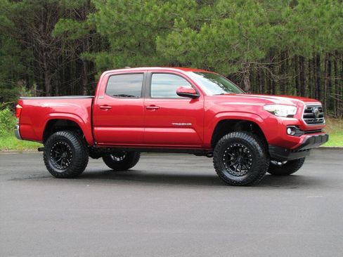 Used 2019 Toyota Tacoma 2WD Double Cab image 3