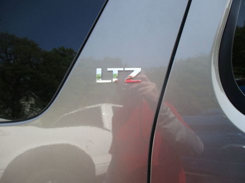 Used 2011 Chevrolet Tahoe LTZ image 4