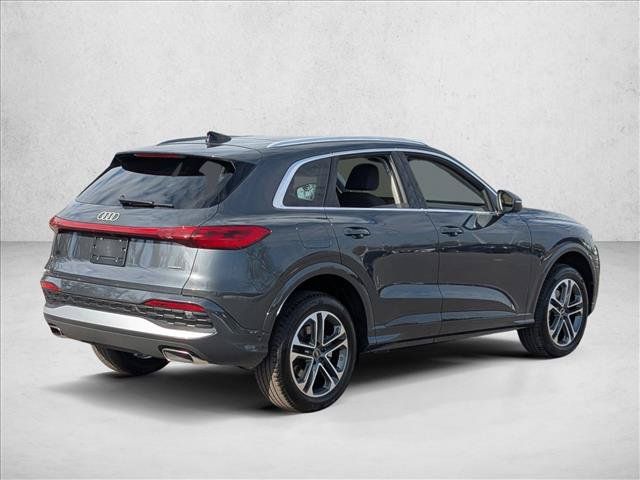 Used 2025 Audi Q5 Premium AWD/4WD image 2