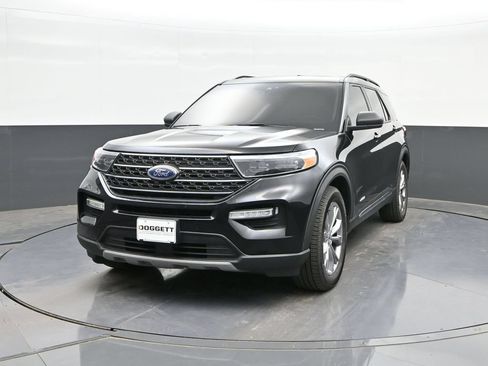 Certified 2021 Ford Explorer XLT w/ Equipment Group 202A RWD image 27
