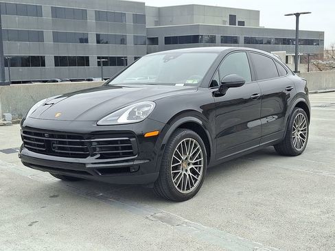 Used 2023 Porsche Cayenne Coupe image 1