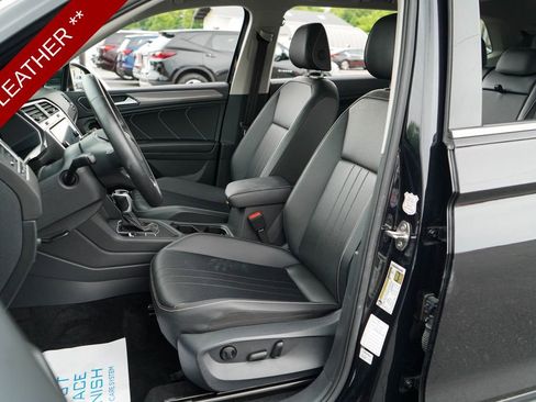 Used 2024 Volkswagen Tiguan SE FWD image 6
