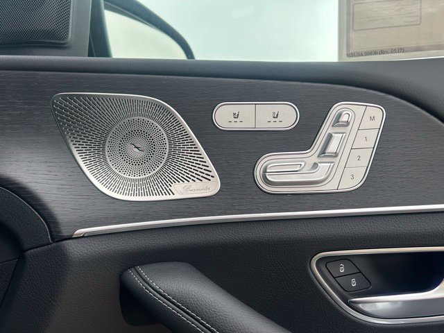 Used 2025 Mercedes-Benz GLS 450 4MATIC image 21