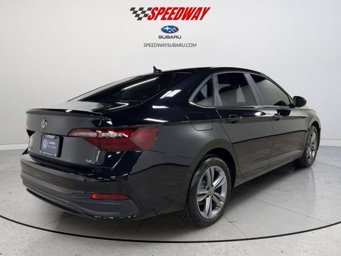 Certified 2023 Volkswagen Jetta SE w/ Panoramic Sunroof Package image 10