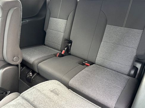 New 2025 GMC Acadia Elevation image 13