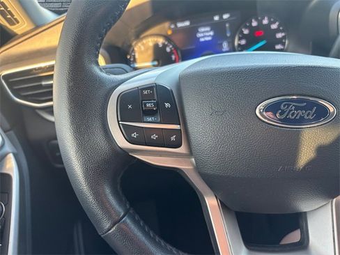 Used 2022 Ford Explorer XLT w/ Equipment Group 202A image 19