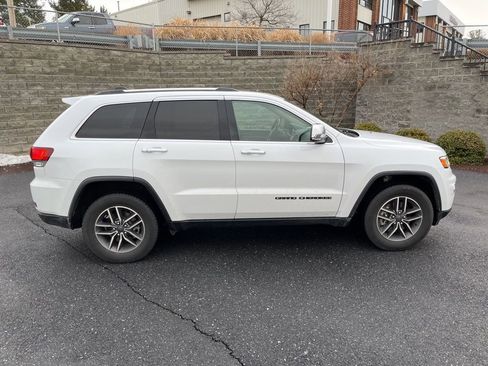 Used 2021 Jeep Grand Cherokee Limited w/ Luxury Group II image 3