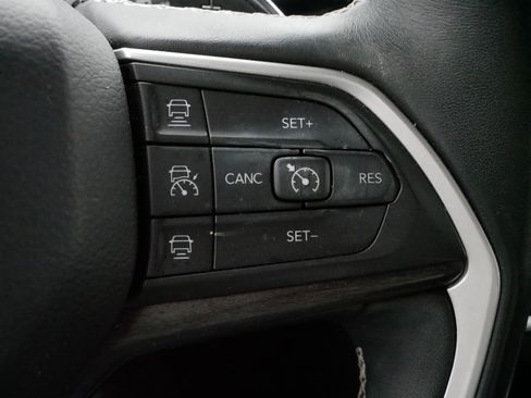 Used 2021 Jeep Grand Cherokee L Limited image 25