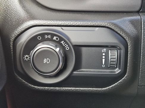 Used 2023 Jeep Wrangler Unlimited Sport image 17