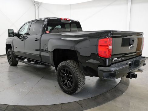 Used 2016 Chevrolet Silverado 2500 LT w/ Midnight Edition AWD/4WD image 5