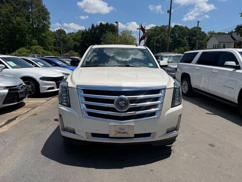 Used 2015 Cadillac Escalade ESV Premium AWD/4WD image 2