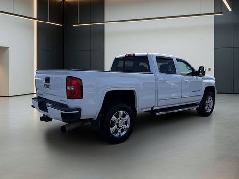 Used 2017 GMC Sierra 2500 Denali w/ Duramax Plus Package AWD/4WD image 6