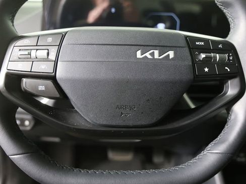 Certified 2025 Kia K4 EX image 6