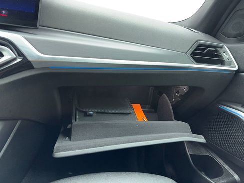 Used 2024 BMW 330i Sedan w/ Convenience Package image 28