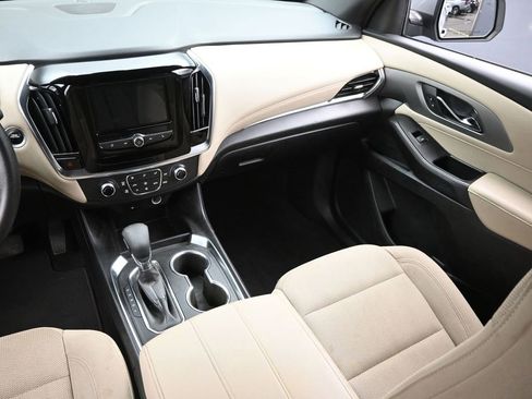 Used 2023 Chevrolet Traverse LS image 14