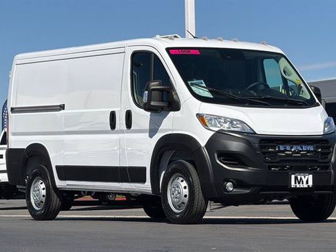 Used 2023 RAM ProMaster 2500 w/ Driver Convenience Group FWD image 2