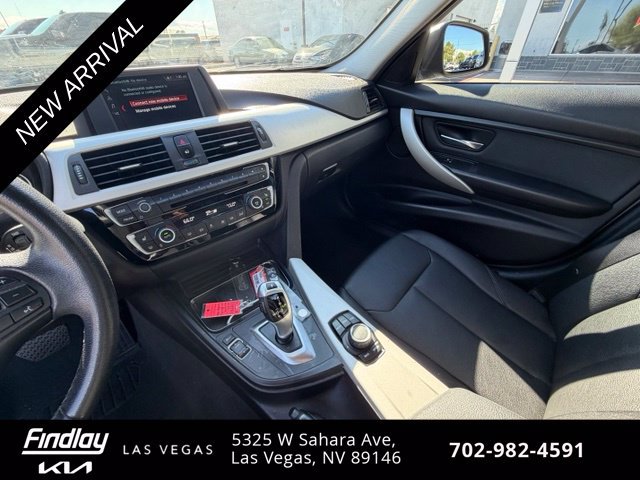 Used 2018 BMW 320i Sedan RWD image 11